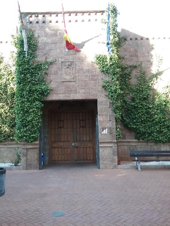 Hotel Vinedos Y Bodegas El Castillo บียาร์โรเบลโด ภายนอก รูปภาพ