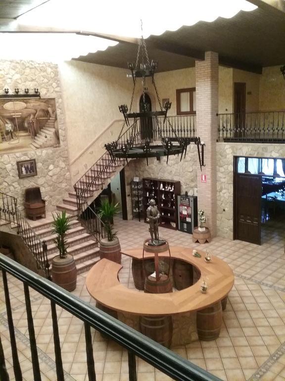 Hotel Vinedos Y Bodegas El Castillo บียาร์โรเบลโด ภายนอก รูปภาพ