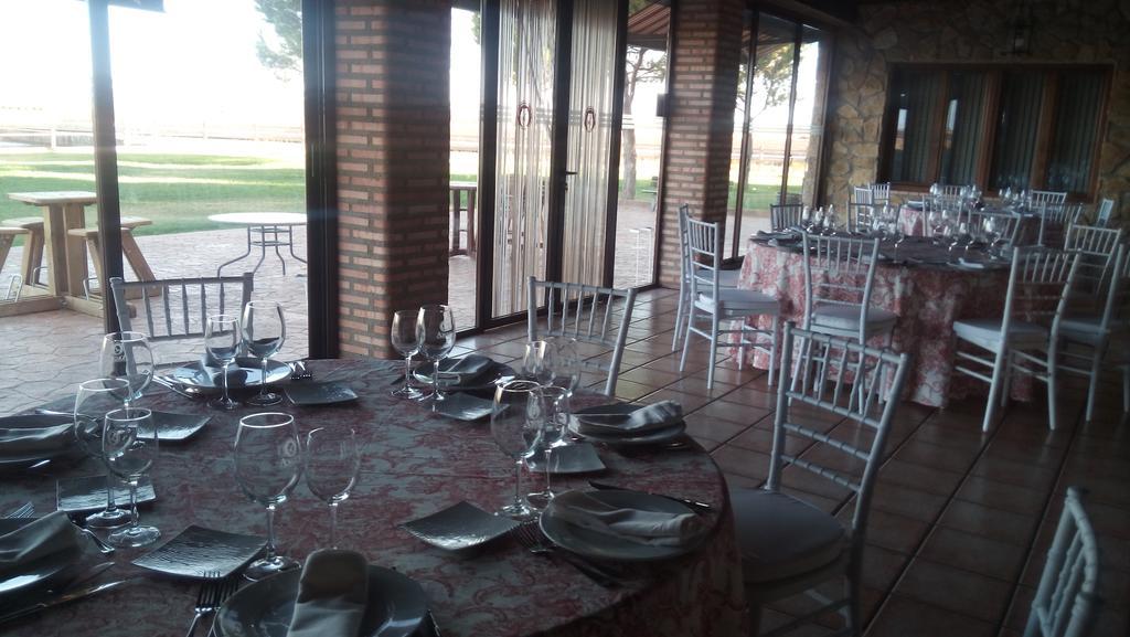 Hotel Vinedos Y Bodegas El Castillo บียาร์โรเบลโด ภายนอก รูปภาพ