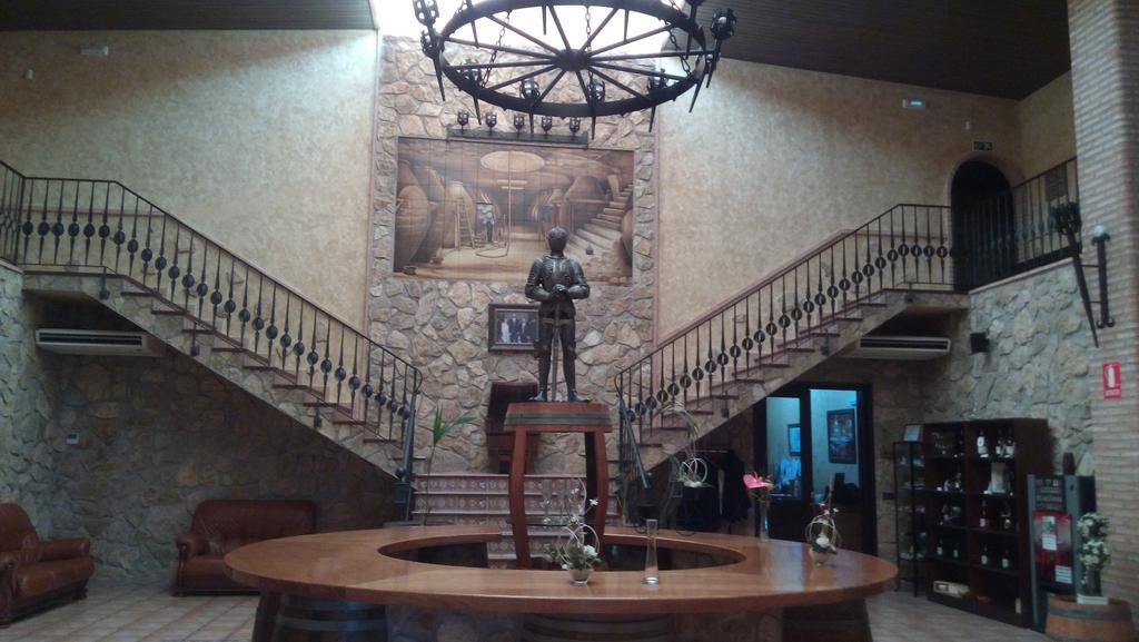 Hotel Vinedos Y Bodegas El Castillo บียาร์โรเบลโด ภายนอก รูปภาพ