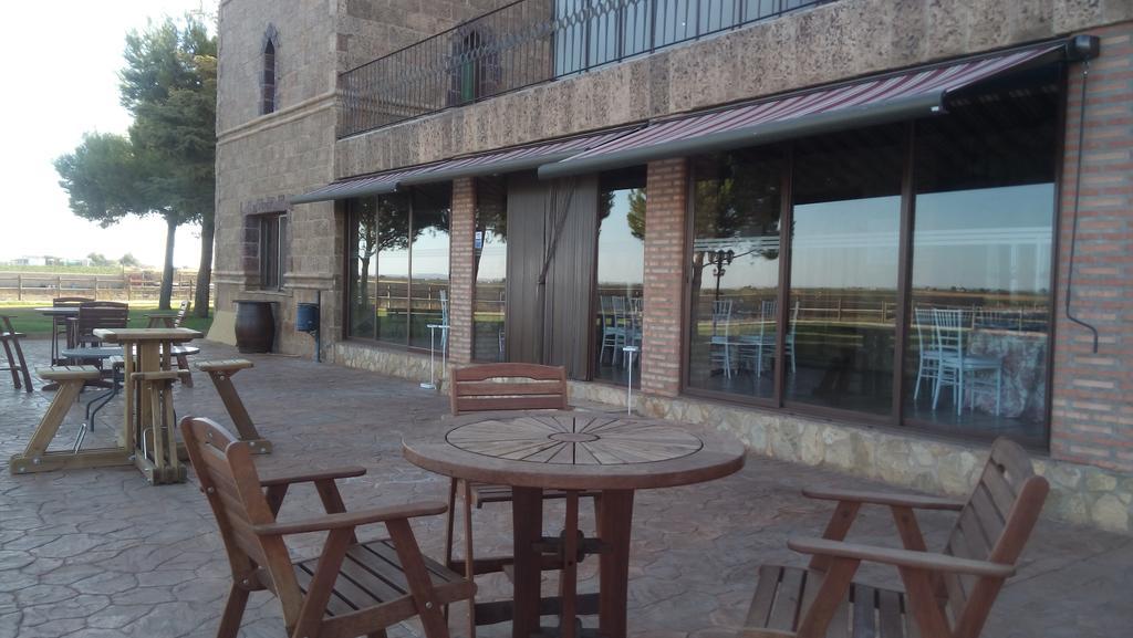Hotel Vinedos Y Bodegas El Castillo บียาร์โรเบลโด ภายนอก รูปภาพ