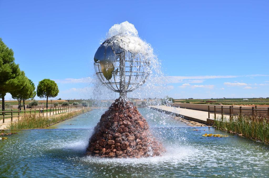 Hotel Vinedos Y Bodegas El Castillo บียาร์โรเบลโด ภายนอก รูปภาพ